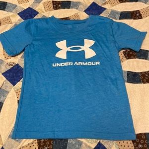 Like new, Under Armour T-shirt Size 6